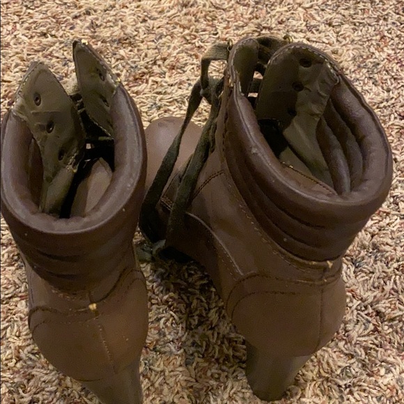 2lips laced up boots - Picture 3 of 5